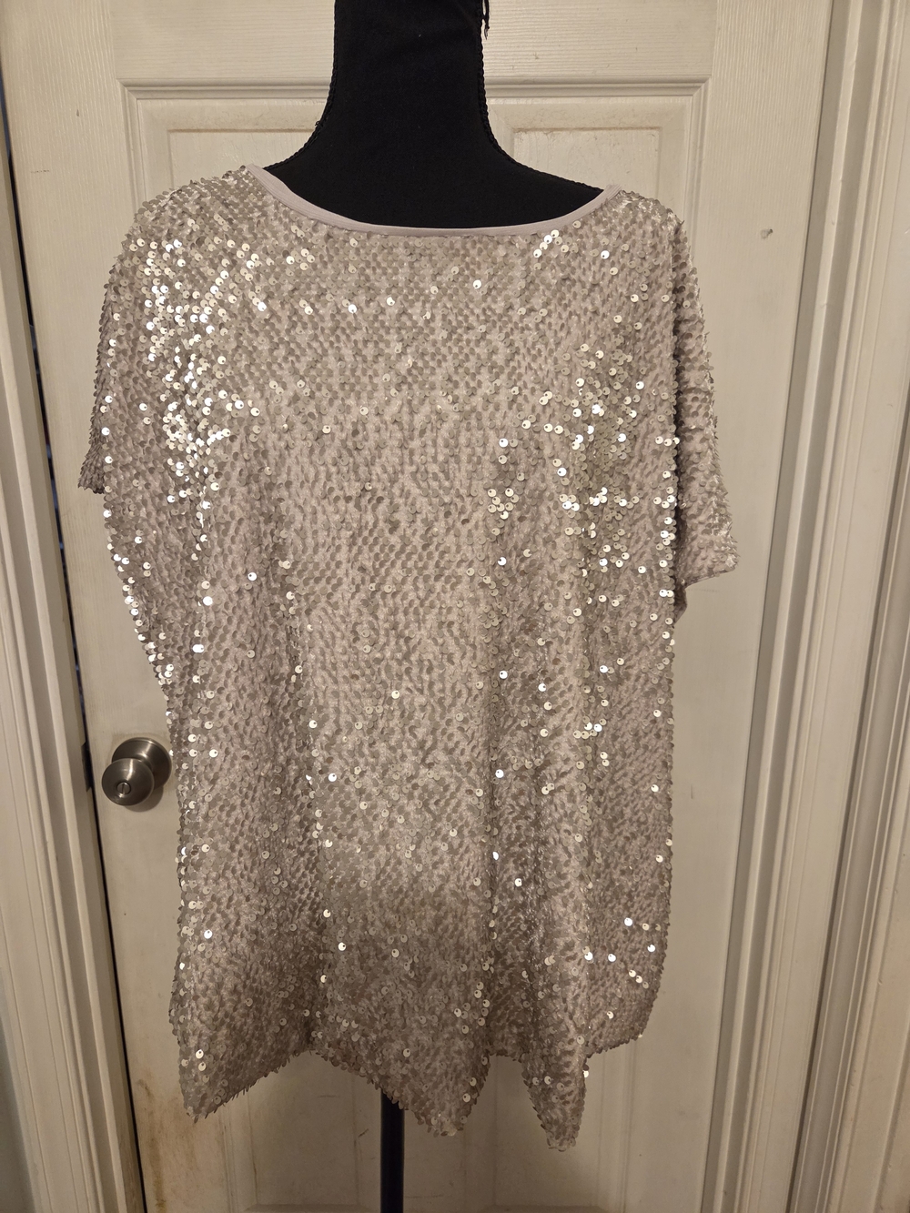Jennifer Lopez Silver Sequin Short Sleeve Top